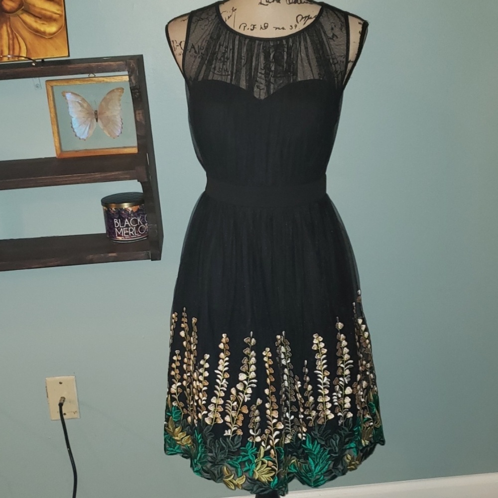 New Modcloth Beautifully Abloom Dress Size Medium - Picture 6 of 9